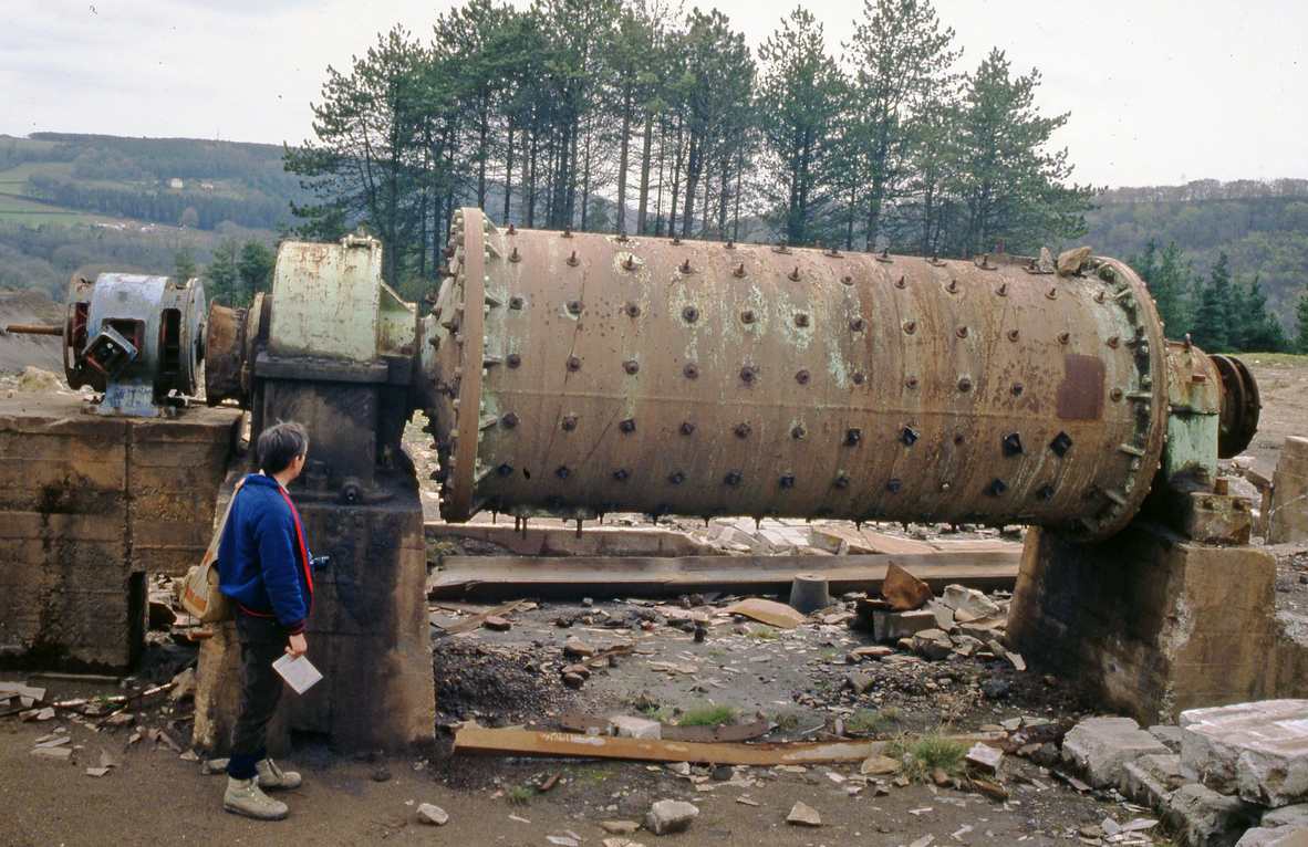Ball mill DGC April 1990